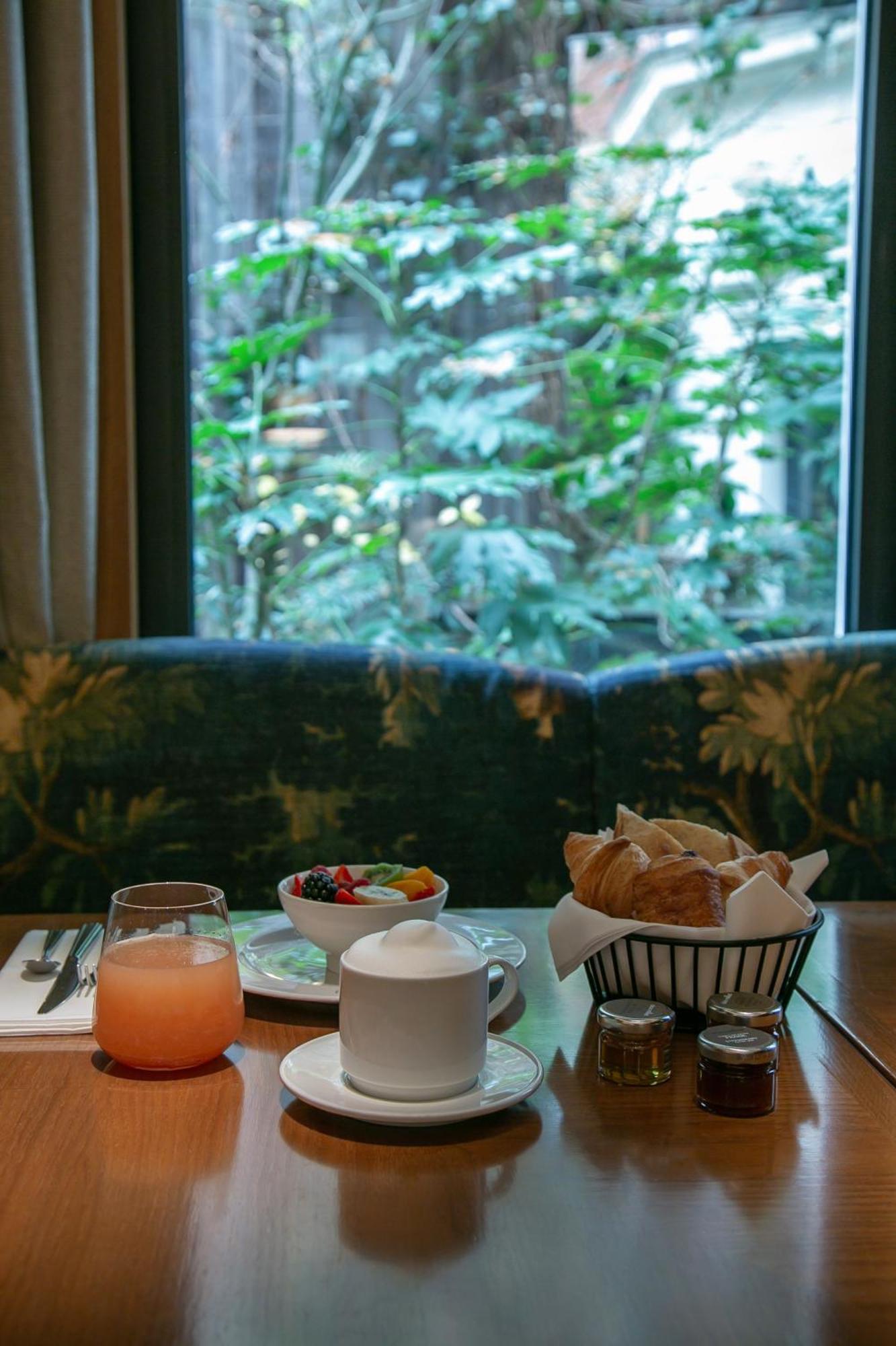 Hotel Le Ballu Paris Exterior photo